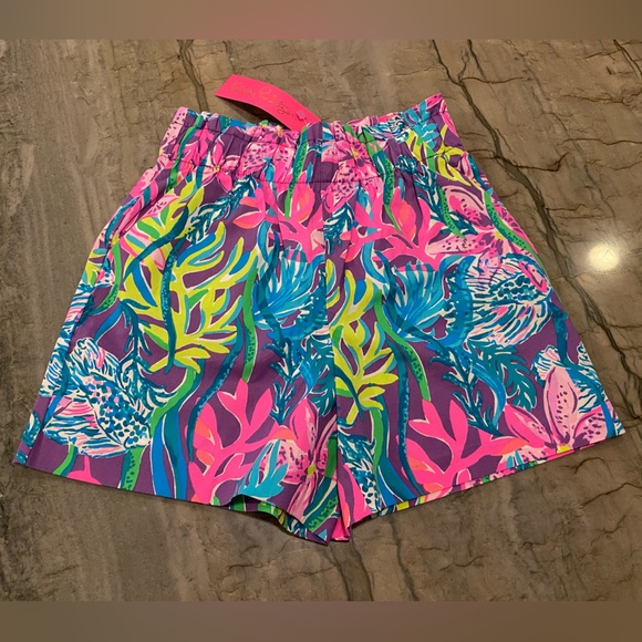 Lilly Pulitzer “Party All The Tide” Shorts - Picture 2 of 10